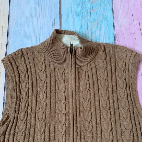 Women’s silk and cotton Tan Cable Knit zip up Sweater Vest - Picture 5 of 8